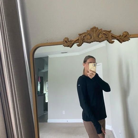 ALO Yoga Black Long Sleeve Top - Picture 4 of 4